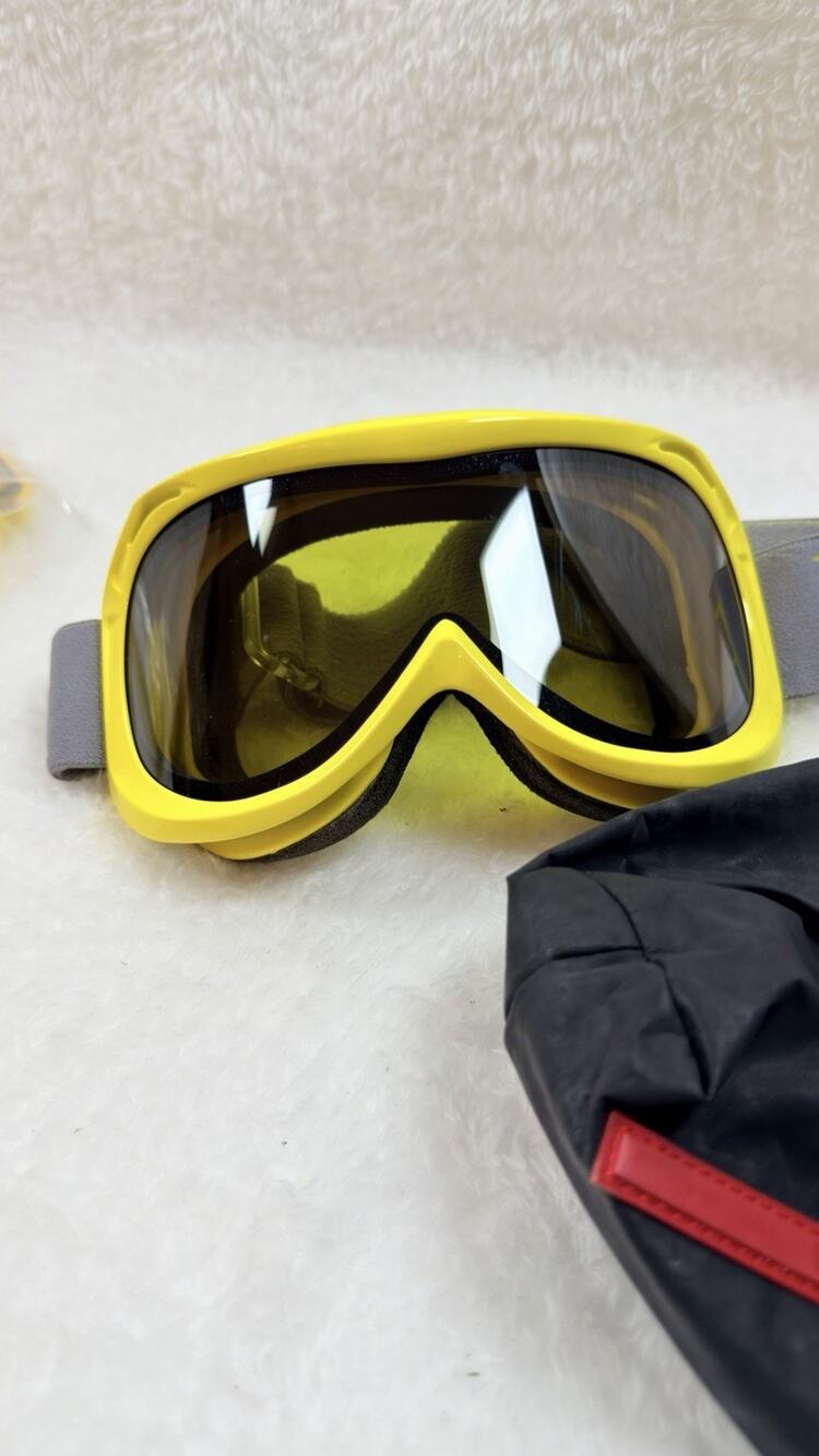 PRADA SKI GOOGLE NEW WITH TAGS